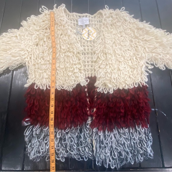 NWT Hayden Los Angeles Shaggy Ivory Red Sweater Relaxed Fit Size S/M Color Block - Picture 7 of 7
